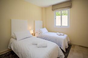 Luxurious and Spacious, 3 bedroom apartment ZA16