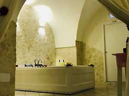 26 Suite Home