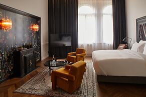 Hotel Collect – Adults Only