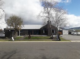 Tongariro River Retreat - Hostel