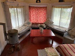 ROSASTAYS Jeolikote Bara Bungalow