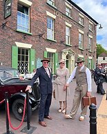 Tontine Hotel & Bar