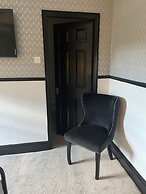 Tontine Hotel & Bar