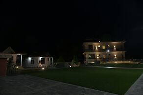 Hotel River Retreat
