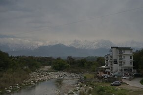 Hotel River Retreat