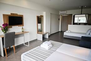 Pollis Hotel