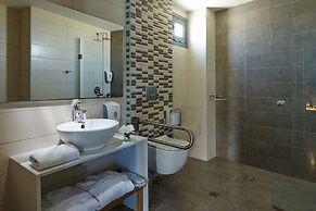 Pollis Hotel