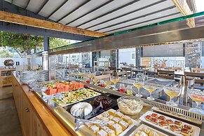 Pollis Hotel