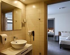 Pollis Hotel