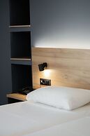 Pollis Hotel