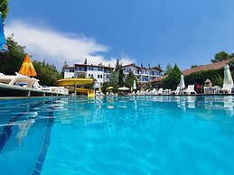 Silver Pine Hotel