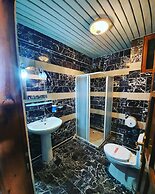 Silver Pine Hotel