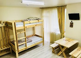 Pid Vysokym Zamkom Hostel