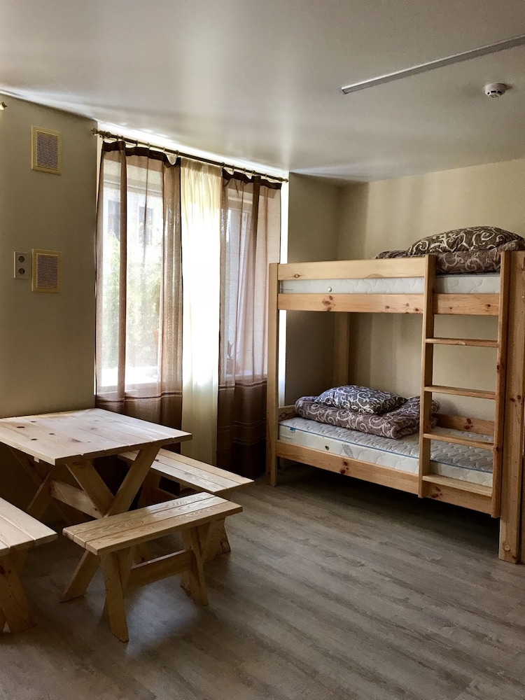Pid Vysokym Zamkom Hostel