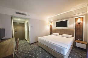 Jolnar Garden Hotel