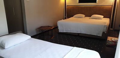 Jolnar Garden Hotel