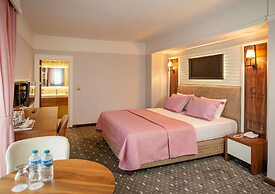 Jolnar Garden Hotel