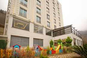 Jolnar Garden Hotel
