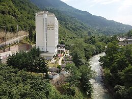 Jolnar Garden Hotel