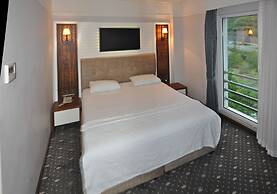 Jolnar Garden Hotel