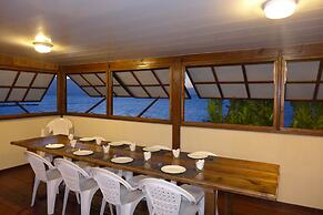 Hakamanu Lodge