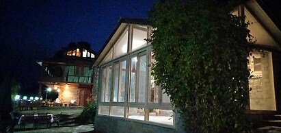 Himalayan Kothi Kais
