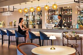 DLF Club 5