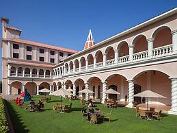 DLF Club 5