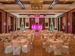 DLF Club 5