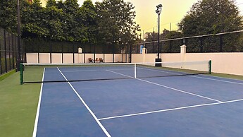 DLF Club 3