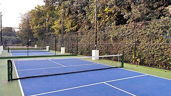DLF Club 3