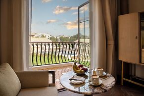 DLF Club 4