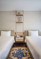DLF Club 4