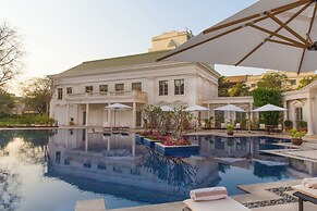DLF Club 4