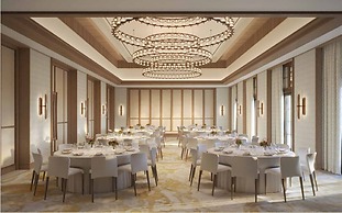 DLF Club 4