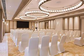 DLF Club 4