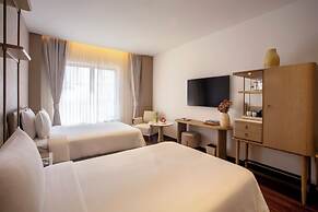 DLF Club 4