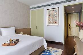 DLF Club 4