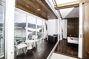 Q Kata Residence