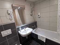 Corvin Holiday Apartment Hotel