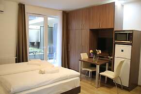Corvin Holiday Apartment Hotel