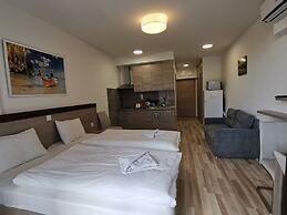 Corvin Holiday Apartment Hotel