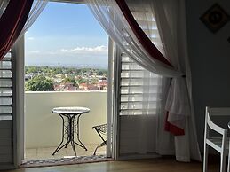 Studio Chateau - Manor Park, Kingston 8