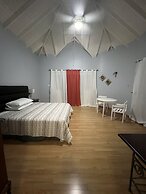 Studio Chateau - Manor Park, Kingston 8