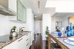 High-Rise Junior 2Br Condo downtown