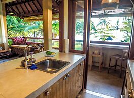 Devi's Place Tejakula