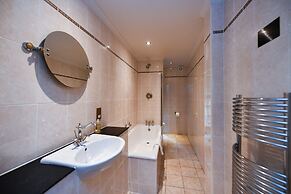 Savoy Park Hotel