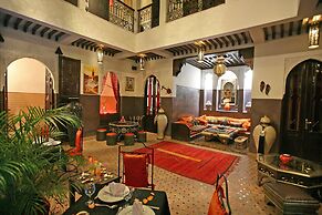 Riad La Porte Rouge By La Siredrah