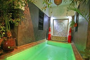 Riad La Porte Rouge By La Siredrah