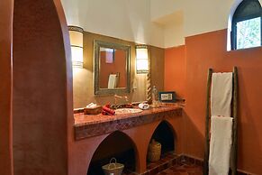 Riad La Porte Rouge By La Siredrah